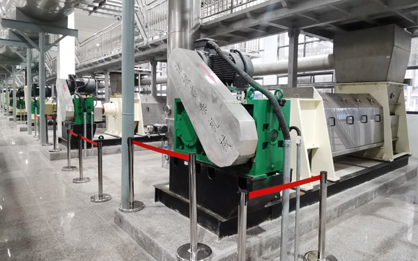 玉米胚芽、纖維擠干脫水作業(yè)現場